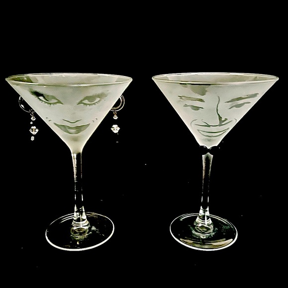 New Lola and Orlando Etched Martini Glasses- - Picture 1 of 2